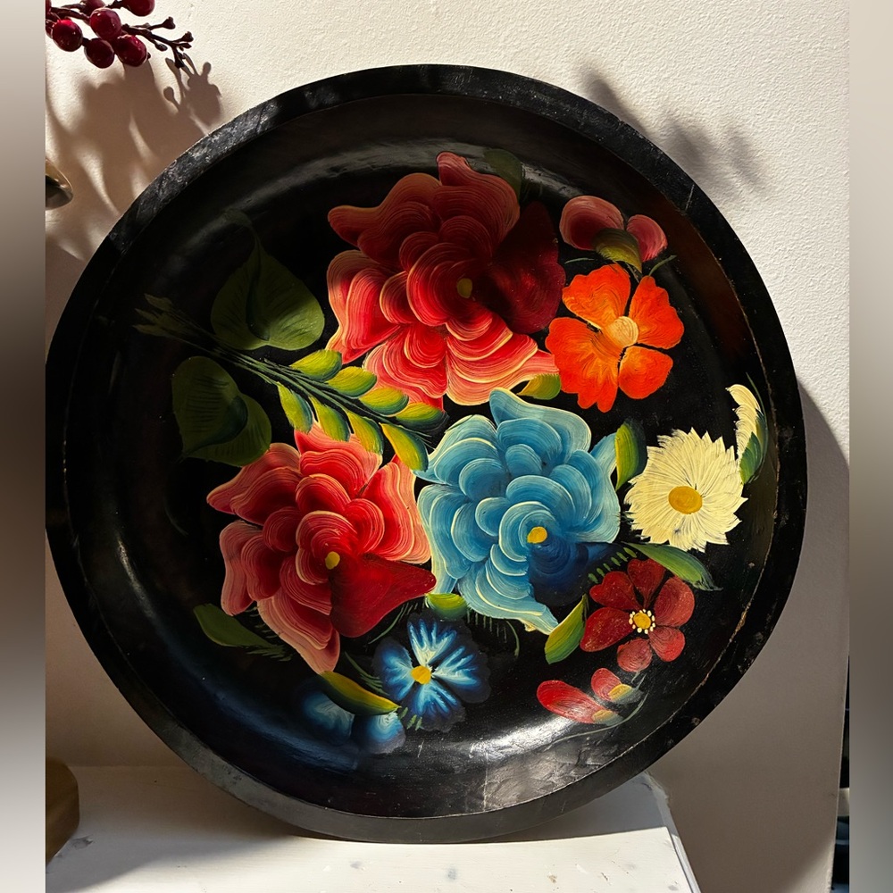 Vintage Mexican Batea traditional hand-carved/hand-painted wooden tray/bowl